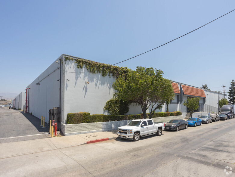 10220 Norris Ave, Pacoima, CA en venta - Foto del edificio - Imagen 1 de 8