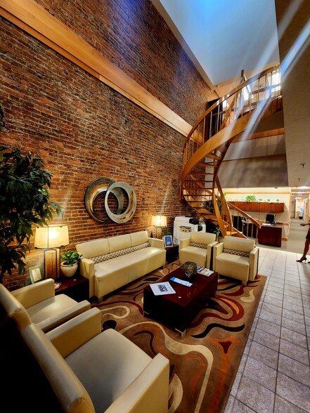 308 Seventh Ave, Pittsburgh, PA en alquiler - Foto del interior - Imagen 2 de 7