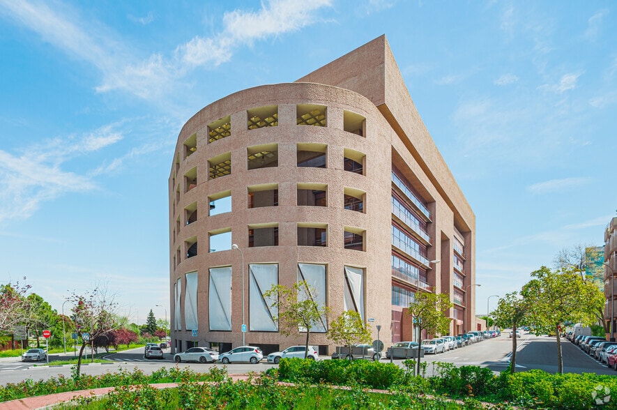 Calle de Juan Ignacio Luca de Tena, 1, Madrid, Madrid en alquiler - Foto del edificio - Imagen 2 de 25
