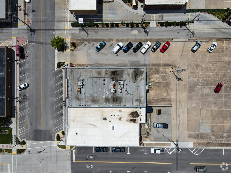 118 E Commercial St, Broken Arrow, OK en alquiler - Vista aérea - Imagen 2 de 3