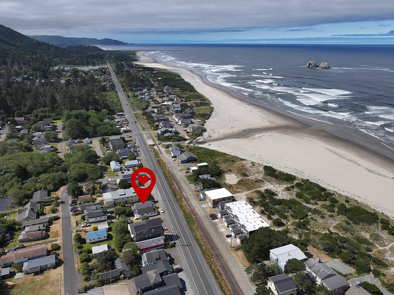 476 US-101 Hwy, Rockaway Beach, OR en venta - Vista aérea - Imagen 2 de 13