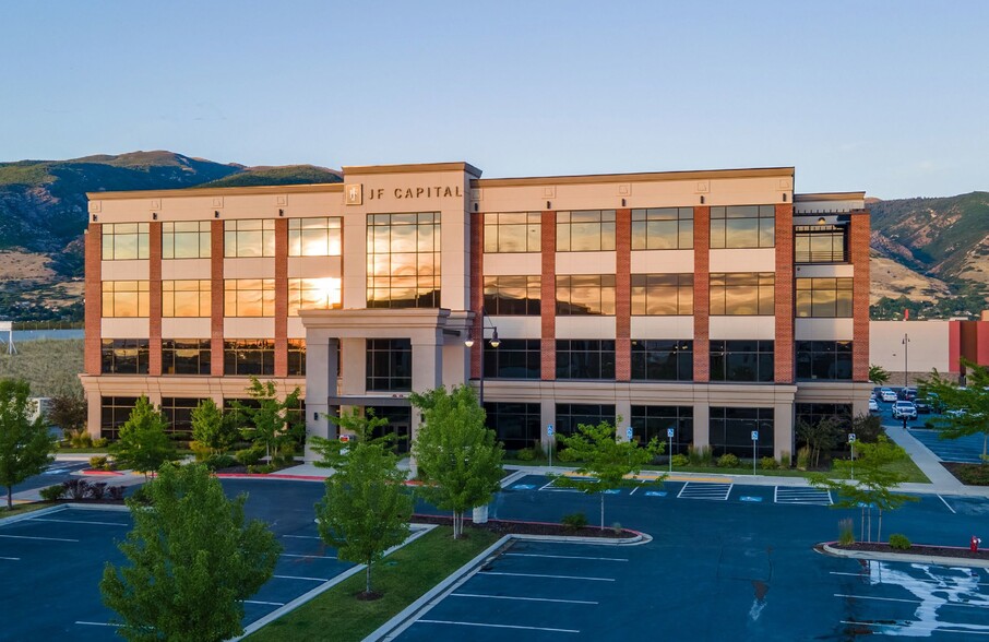 1148 W Legacy Crossing Blvd, Centerville, UT en alquiler - Foto del edificio - Imagen 1 de 11