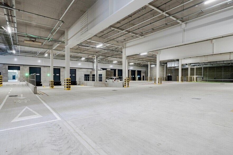 25-30 Mandela Way, London en alquiler - Foto del edificio - Imagen 3 de 12