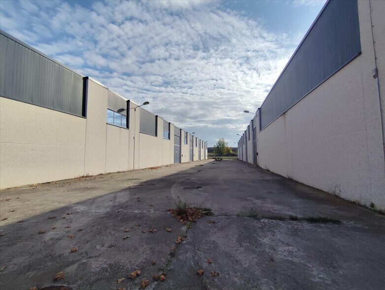 Nave en Hormilla en venta - Foto del edificio - Imagen 2 de 13