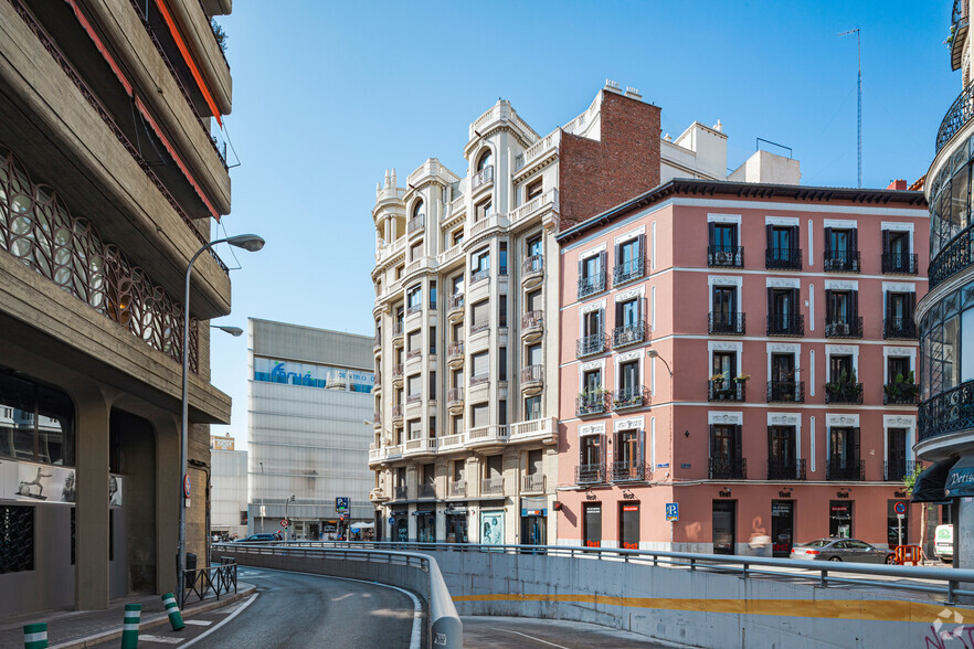 Calle de Mejía Lequerica, 13, Madrid, Madrid en alquiler - Foto del edificio - Imagen 2 de 3