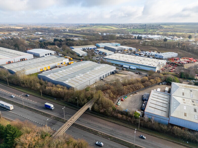 Ravens Way, Northampton en alquiler - Foto del edificio - Imagen 1 de 5