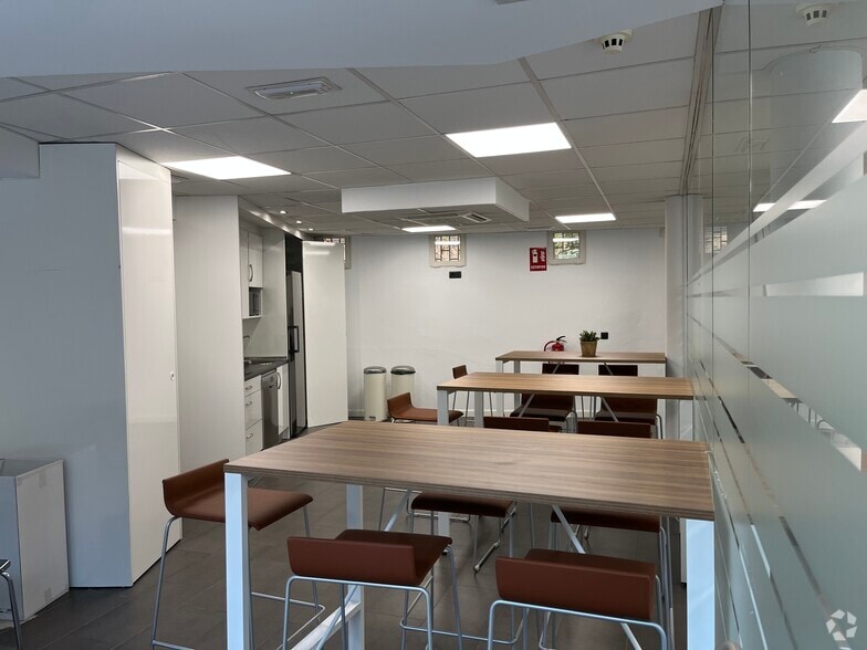 Calle Cáceres, 2, Pozuelo de Alarcón, Madrid en alquiler - Foto del edificio - Imagen 3 de 7