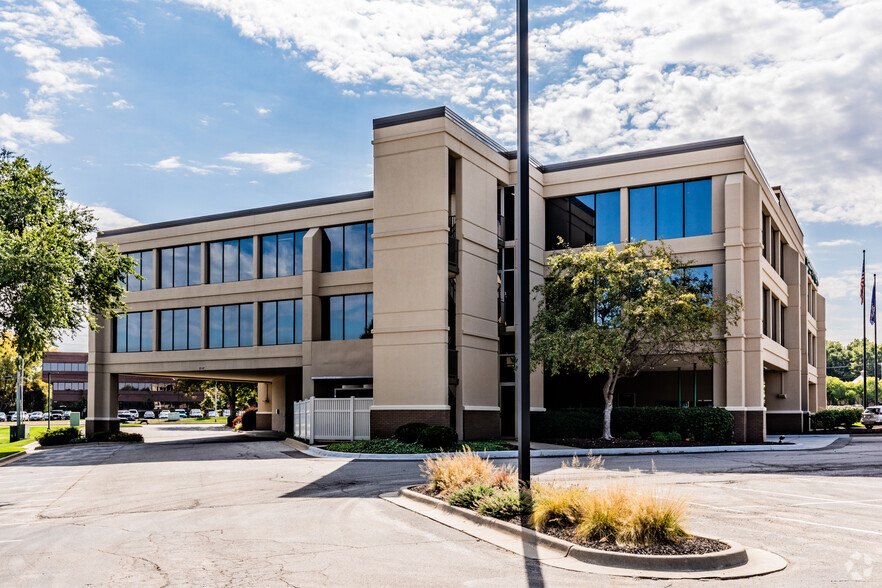 4650 College Blvd, Overland Park, KS en alquiler - Foto del edificio - Imagen 3 de 5