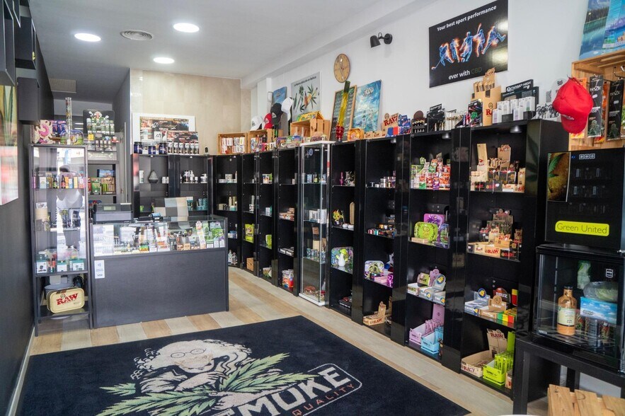 Local en Benalmádena en alquiler - Foto del interior - Imagen 3 de 28