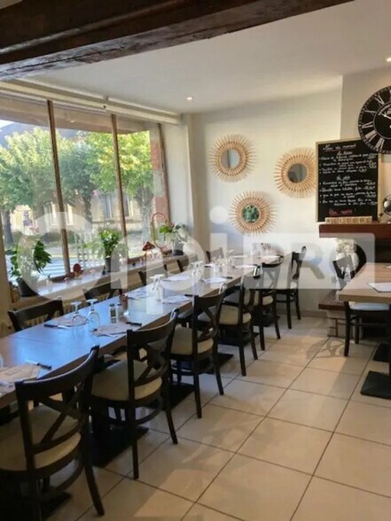 Local en Nibelle en venta - Foto del edificio - Imagen 2 de 8