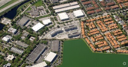 8205 Commerce Way, Miami Lakes, FL - VISTA AÉREA  vista de mapa