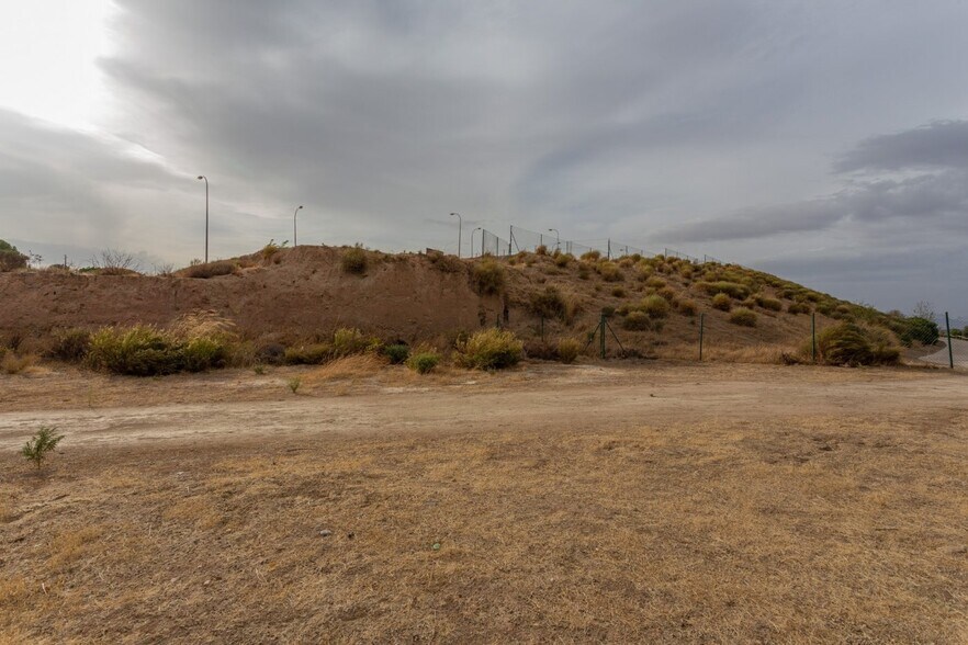 Terreno en Granada en venta - Foto del edificio - Imagen 2 de 7