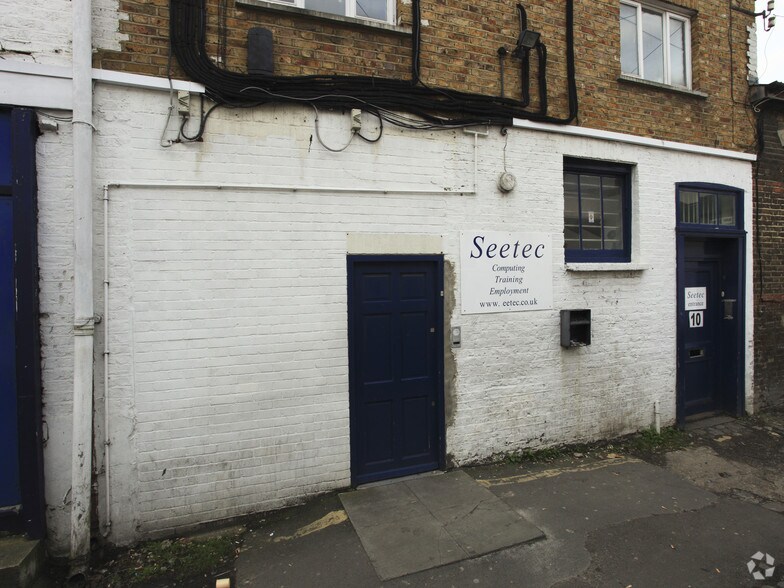 8-9 Hatherley Mews, London en alquiler - Foto del edificio - Imagen 2 de 4