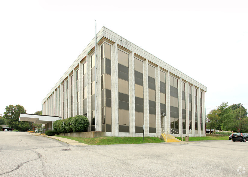 6151 Wilson Mills Rd, Highland Heights, OH en alquiler - Foto del edificio - Imagen 1 de 1