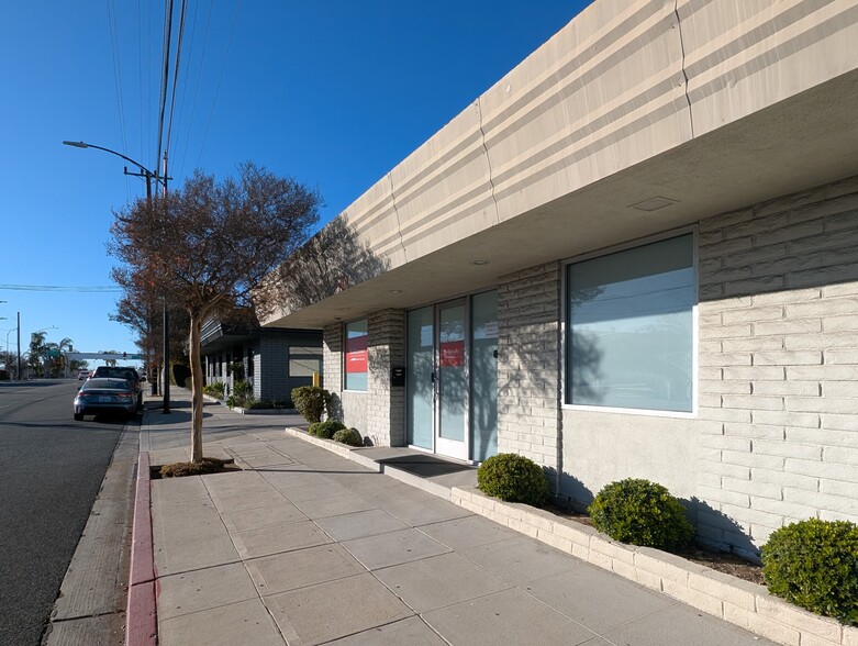 3401 Winona Ave, Burbank, CA en venta - Foto del edificio - Imagen 2 de 9