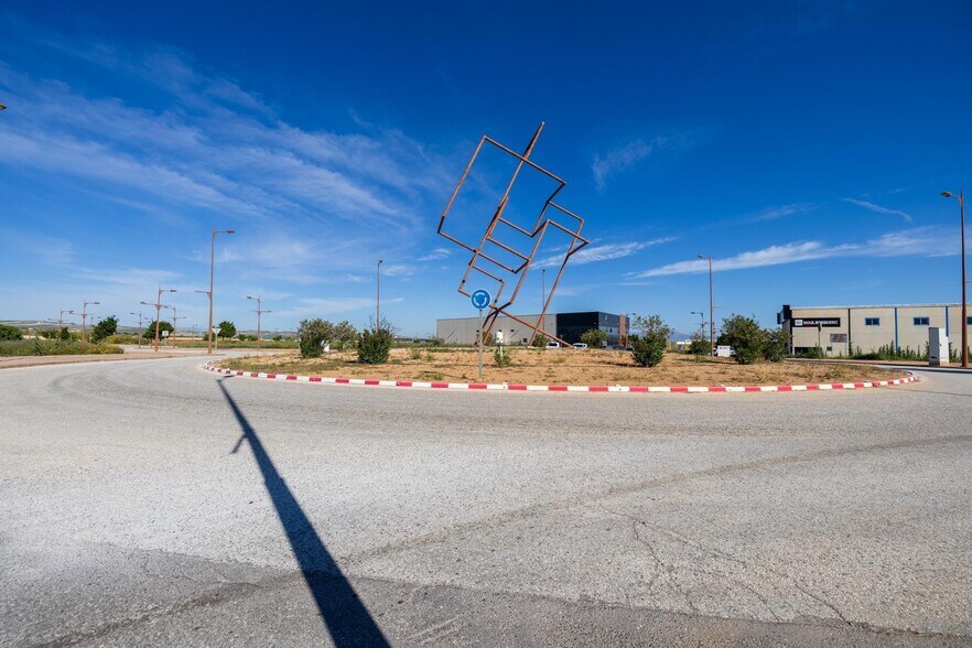 Nave en Escúzar en venta - Foto del edificio - Imagen 1 de 19