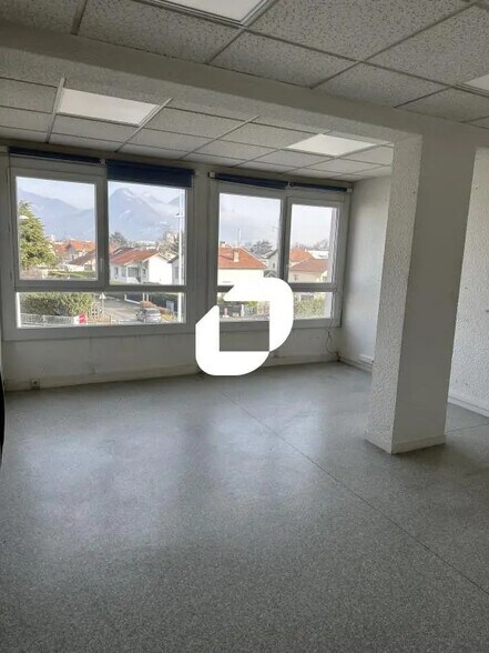 106 Rue De La Liberté, Seyssins en alquiler - Foto del edificio - Imagen 2 de 8