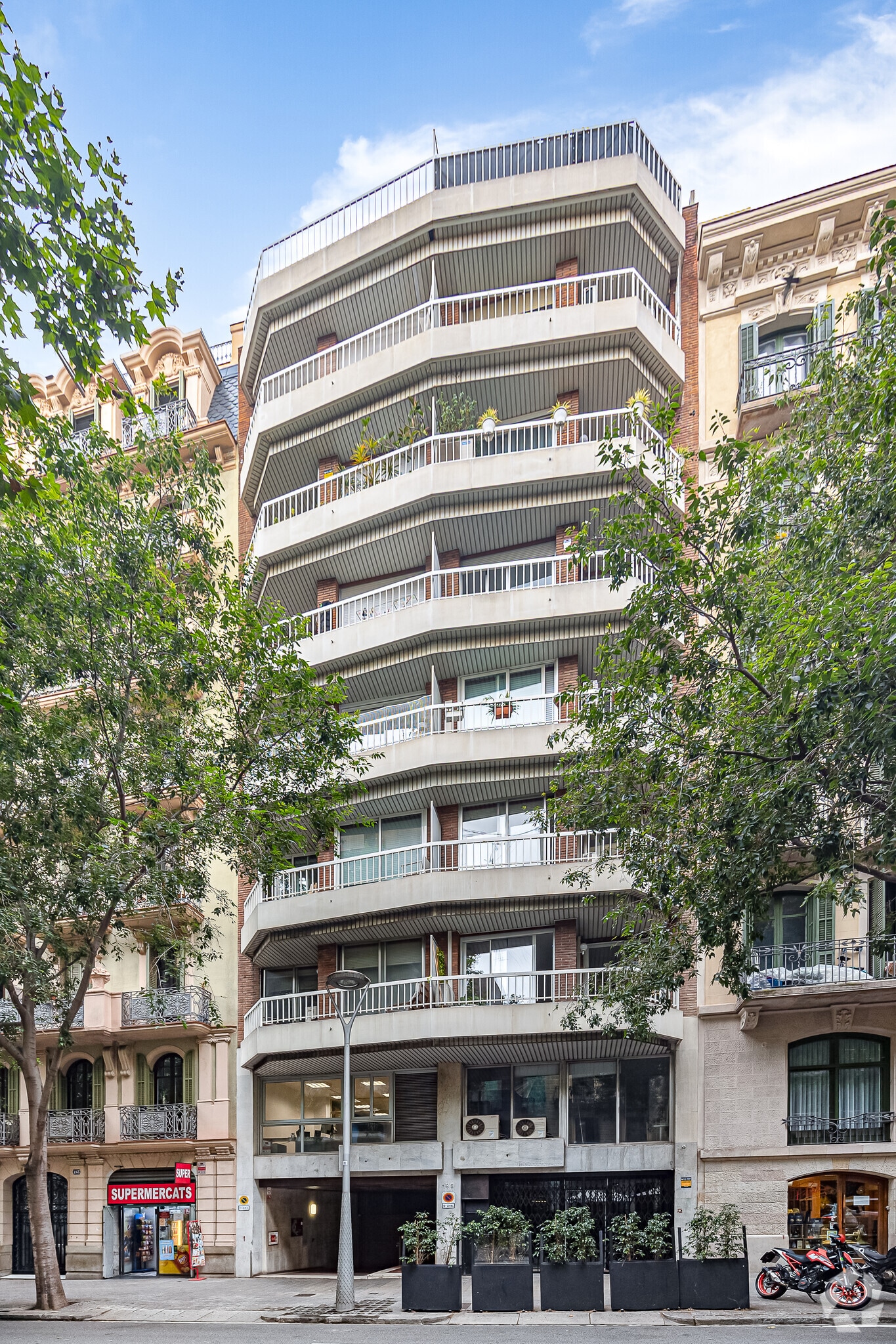 Edificio residencial en Barcelona, Barcelona en venta Foto principal- Imagen 1 de 2