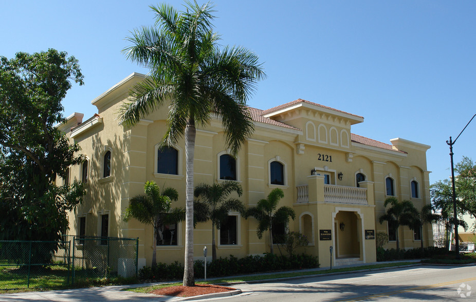 2121 W 1st St, Fort Myers, FL en alquiler - Foto del edificio - Imagen 2 de 8