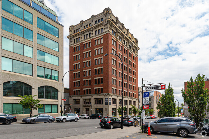 407 Boul Saint-Laurent, Montréal, QC en alquiler - Foto del edificio - Imagen 3 de 4