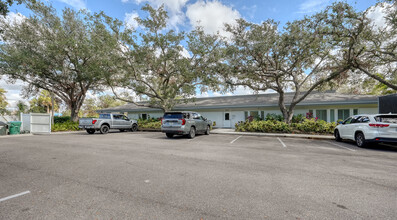 1630 S Tuttle Ave, Sarasota, FL en venta Foto del edificio- Imagen 2 de 58