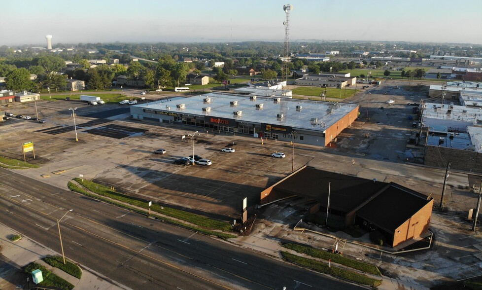 County Fair Shopping Center cartera de 7 inmuebles en venta en LoopNet.es - Foto del edificio - Imagen 3 de 10