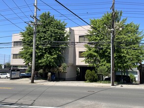 111 Grand Ave, Palisades Park, NJ en alquiler Foto del edificio- Imagen 1 de 7