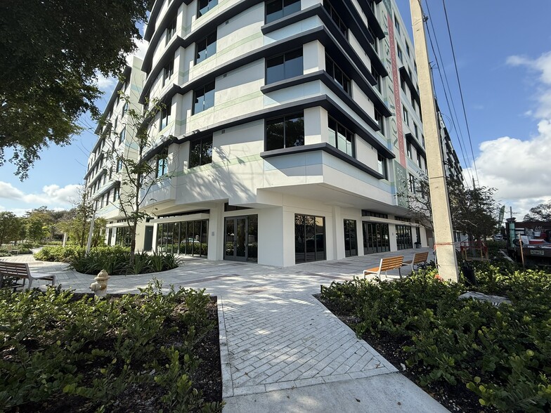 950 NE 124th St, North Miami, FL en alquiler - Foto del edificio - Imagen 3 de 12