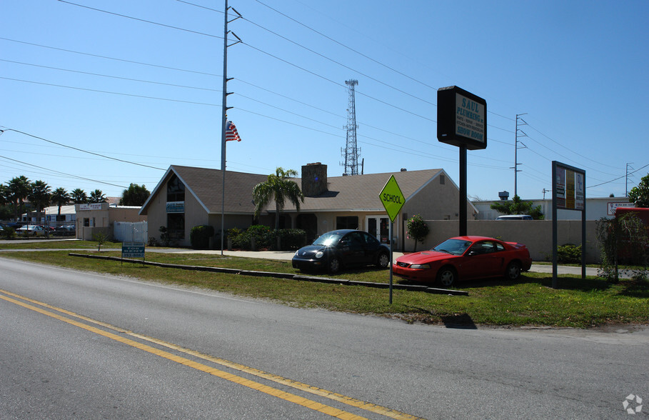 11000 70th Ave N, Seminole, FL en alquiler - Foto del edificio - Imagen 2 de 4