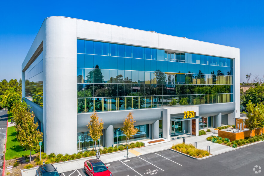 2953 Bunker Hill Ln, Santa Clara, CA en alquiler - Foto del edificio - Imagen 1 de 18