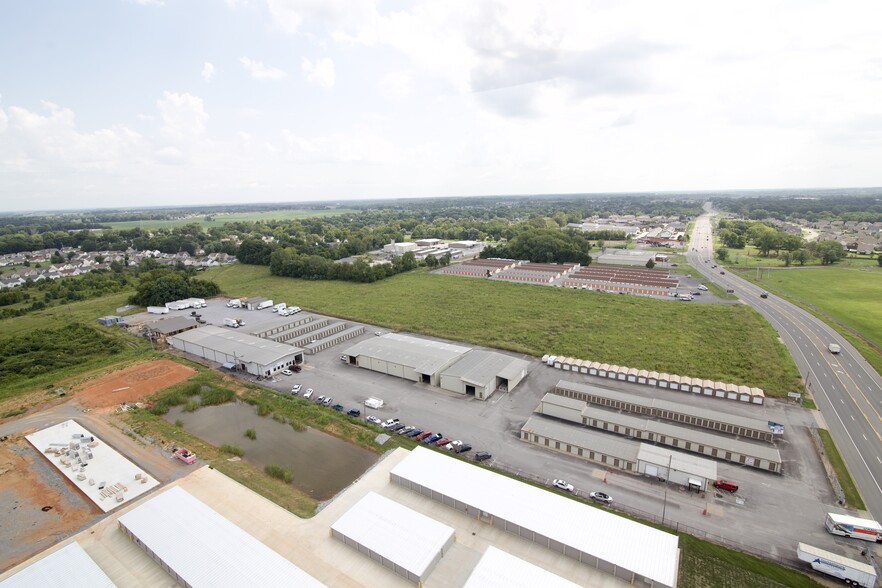 0 Tiny Town Road, Clarksville, TN en alquiler - Vista aérea - Imagen 3 de 5