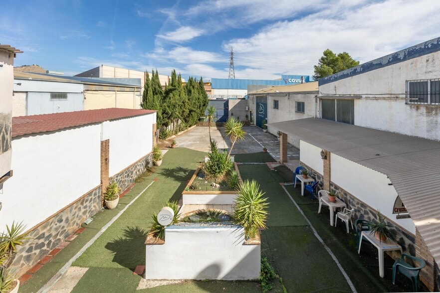 Nave en Atarfe en venta - Foto del edificio - Imagen 2 de 34