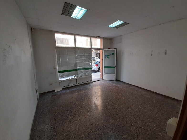 Local en València en venta - Foto del edificio - Imagen 3 de 21