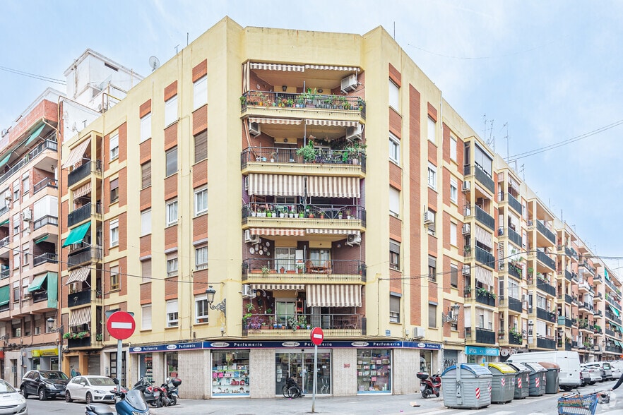 Edificio residencial en València, Valencia en venta - Foto principal - Imagen 1 de 3