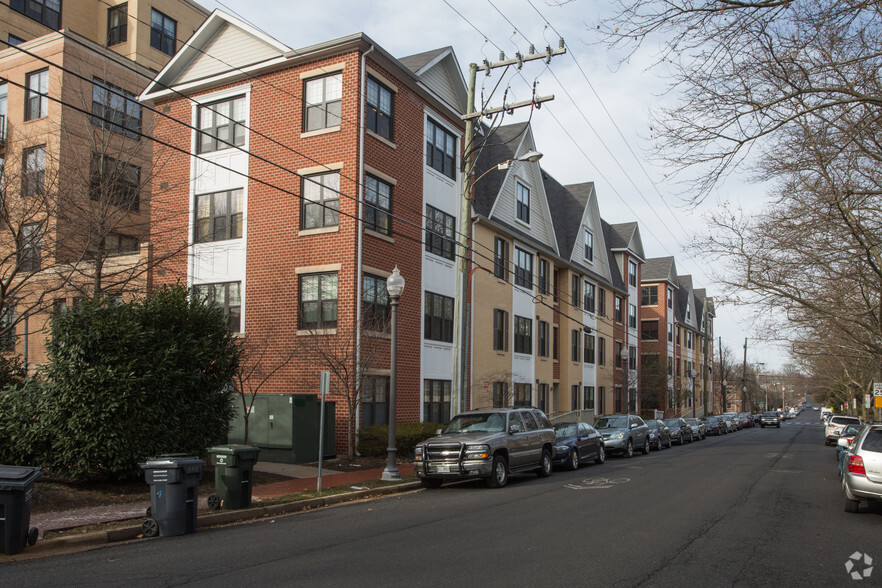 431 Park Ave, Falls Church, VA en venta - Foto del edificio - Imagen 1 de 18