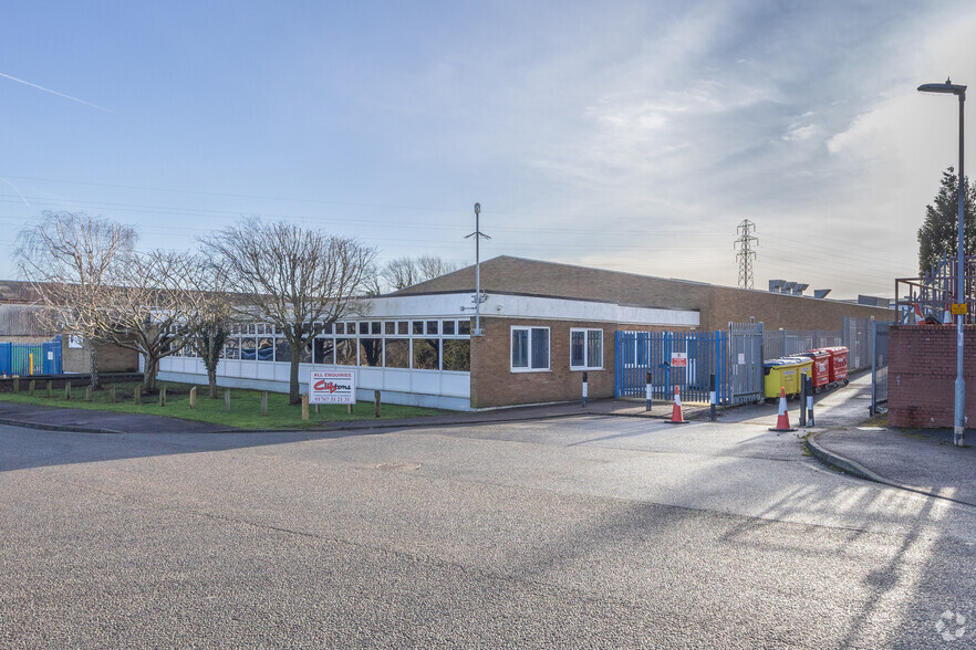 12-14 Edmonds Close, Wellingborough en alquiler - Foto del edificio - Imagen 2 de 2