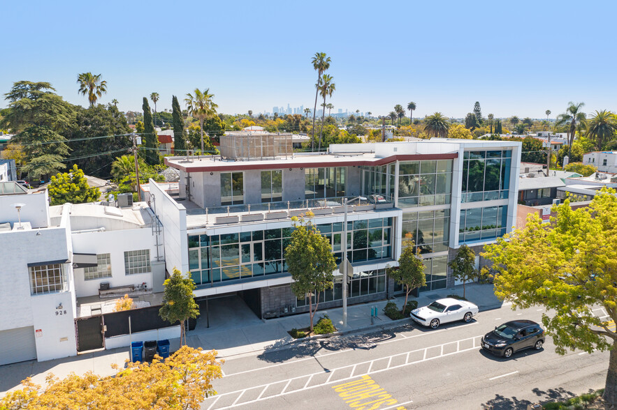 920 N Fairfax Ave, West Hollywood, CA en alquiler - Foto del edificio - Imagen 1 de 22