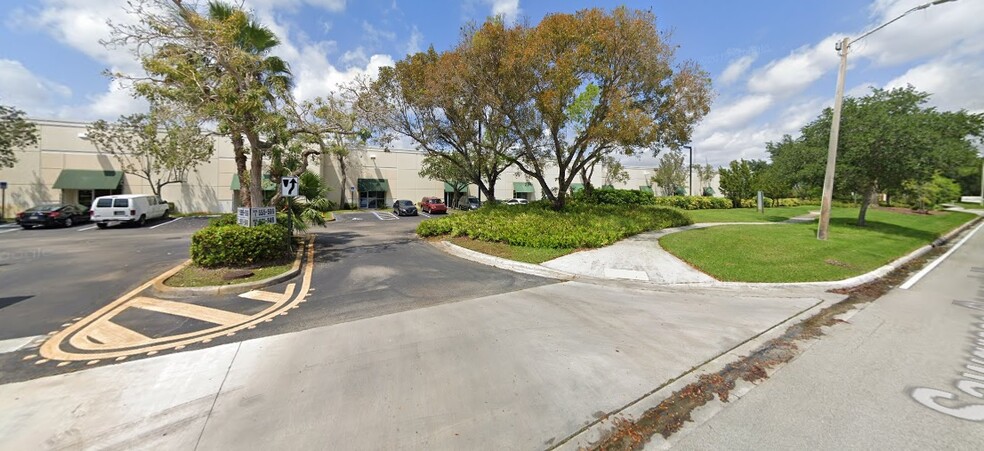 501 - 599 Sawgrass Corporate Parkway, Sunrise, FL en alquiler - Foto del edificio - Imagen 2 de 8