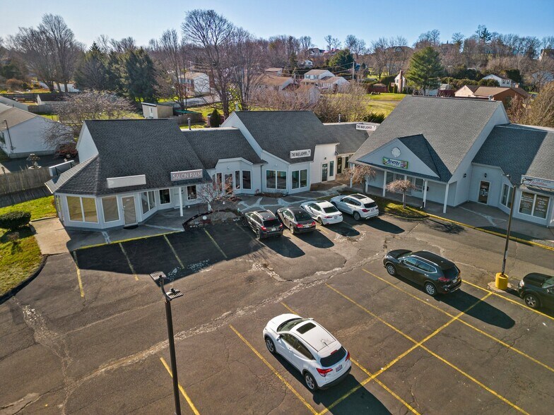 343 N Westfield St, Feeding Hills, MA en alquiler - Foto del edificio - Imagen 1 de 12