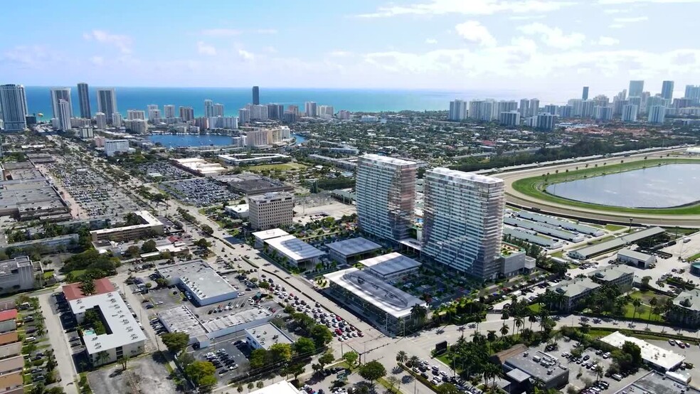 1000-1100 E Hallandale Beach Blvd, Hallandale Beach, FL en venta - Vídeo de anuncio comercial - Imagen 2 de 48