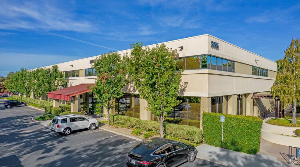 2055 Junction Ave, San Jose, CA en alquiler - Foto del edificio - Imagen 1 de 4