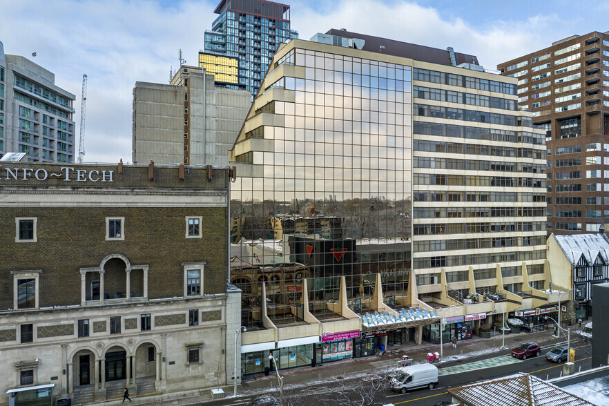 890 Yonge St, Toronto, ON en alquiler - Foto principal - Imagen 1 de 5