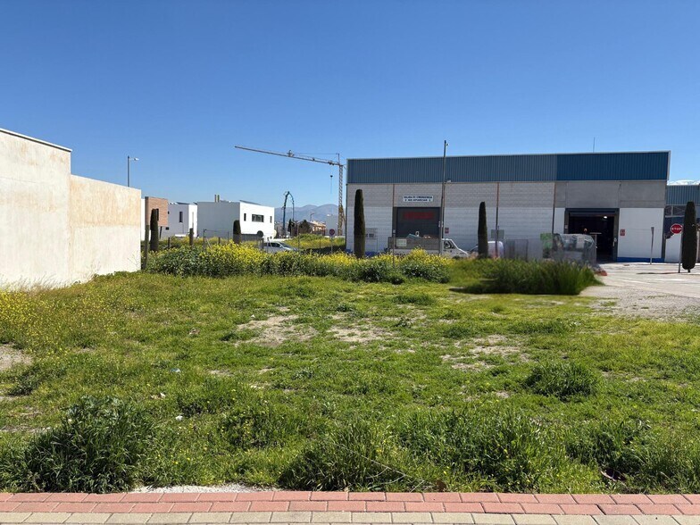 Calle Petunia, 2, Churriana de la Vega, Granada en venta - Foto del edificio - Imagen 3 de 8