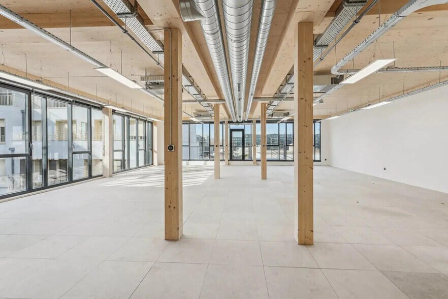 4 Rue Petit, Clichy en alquiler - Foto del edificio - Imagen 3 de 5