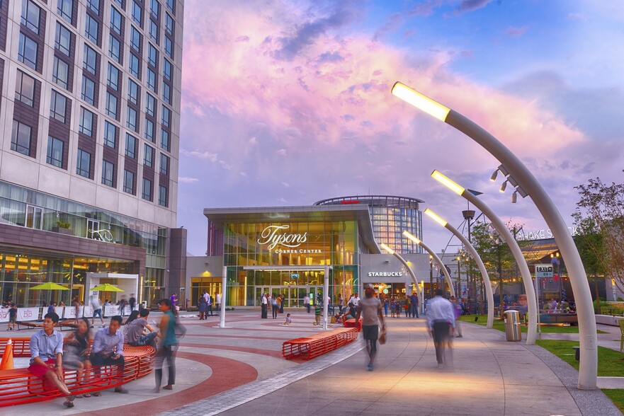 7900 Tysons One Pl, Tysons, VA en alquiler - Foto del edificio - Imagen 3 de 10