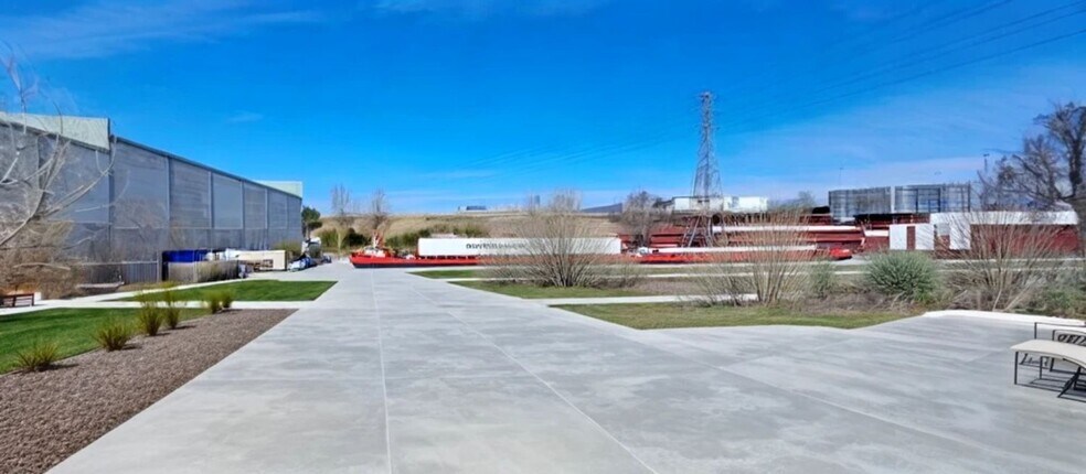 Carretera Vieja de Santander, 4, Santovenia de Pisuerga, Valladolid en venta - Foto del edificio - Imagen 1 de 13