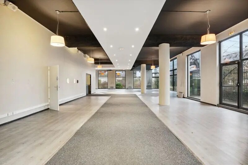 Oficina en Paris en venta - Vestíbulo - Imagen 1 de 13