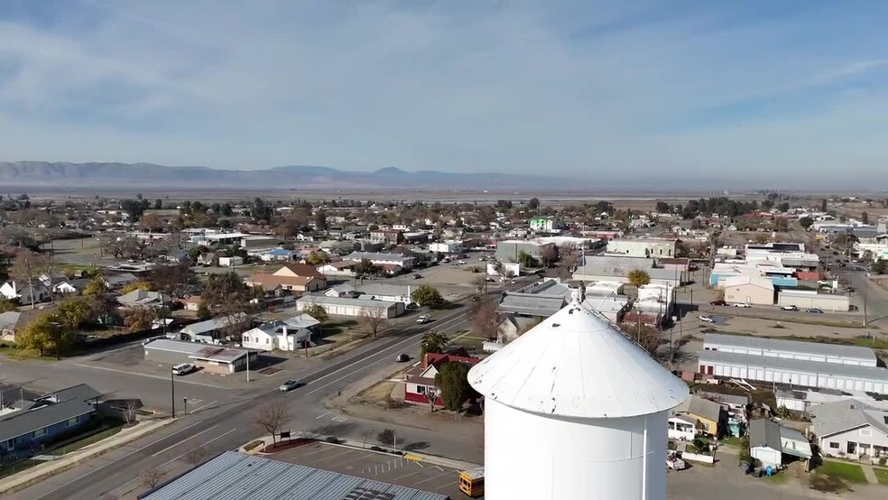 558 7th St, Williams, CA en venta - Vídeo de anuncio comercial - Imagen 2 de 14