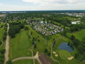 800 Golf Dr, Pontiac, MI - VISTA AÉREA  vista de mapa - Image1