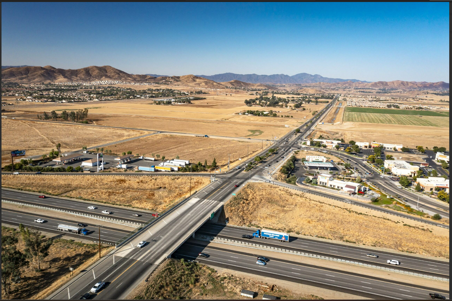 SEC PATRICIA LN & BARNETT RD, Menifee, CA en venta - Foto del edificio - Imagen 2 de 10